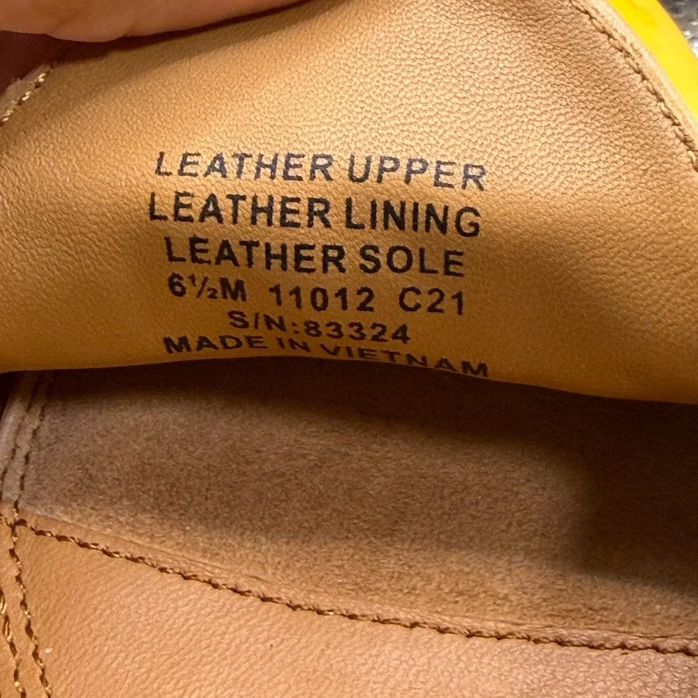 Size 6.5‎ M Tory Burch Tory Charm Yellow Goldfinch Cream Embossed Flat Loafers